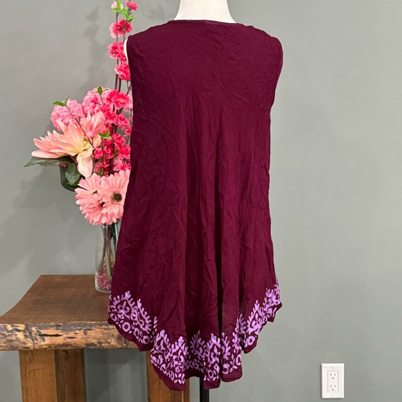 Stylo Sleeveless Top - Picture 4 of 10